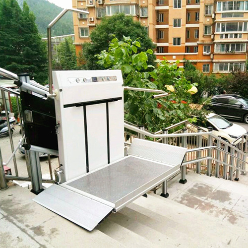 斜掛式輪椅升降平臺(tái)